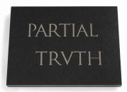 Η Μερική Αλήθεια, 1997, Εγχάρακτος μαύρος γρανίτης, 45.7 x 61 x 5.1 εκ., Ιδιωτική Συλλογή, Αθήνα