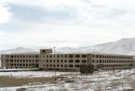 Χωρίς τίτλο (Σειρά In Between), 2007, εκτύπωση archival inkjet επικολλημένη σε αλουμίνιο, παραχώρηση των Kalfayan Galleries, Αθήνα - Θεσσαλονίκη