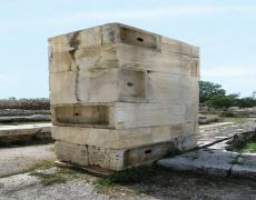 HOLLOW MOUNTAIN, 2013 PENDELIC MARBLE 50 X 150 X 100 CM
