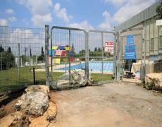 BORDER STORIES, 2013 VIDEO PROJECTION, COLOR, SOUND 40’ PARALLEL BORDERS (2013)